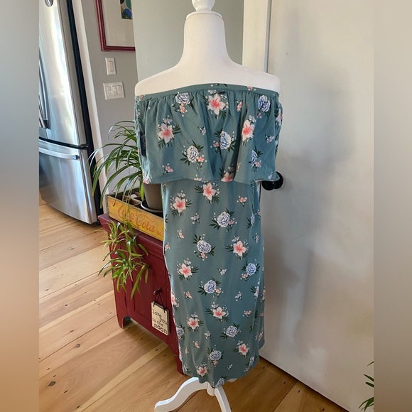 Oneill Strapless Dress - Picture 1 of 7